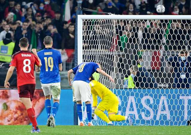 Langkah Italia Tertahan Swiss, Jorginho Gagal Penalti