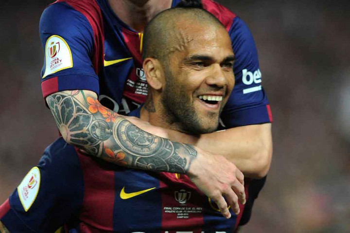 Dani Alves Resmi Kembali ke Barcelona