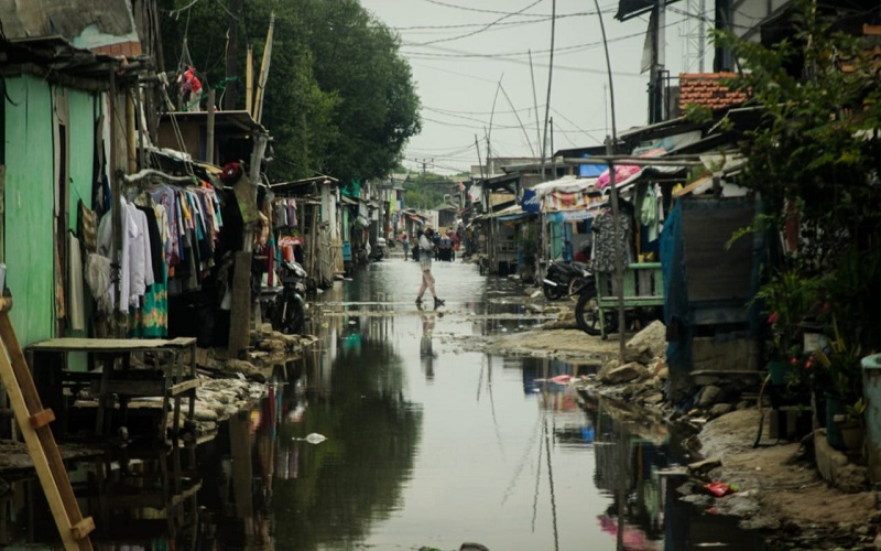 Banjir rob yang menerjang wilayah enam RW di Dadap, Kecamatan Kosambi, Kabupaten Tangerang, Banten, surut. 