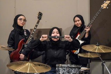Bedanya Voice of Baceprot dengan Band Metal Lain