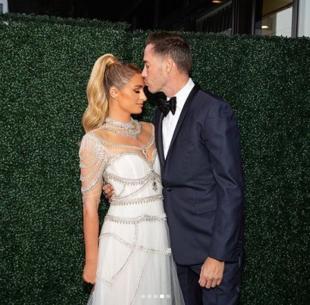 Paris Hilton Menikah dengan Carter Reum Setelah 2 Tahun Pacaran