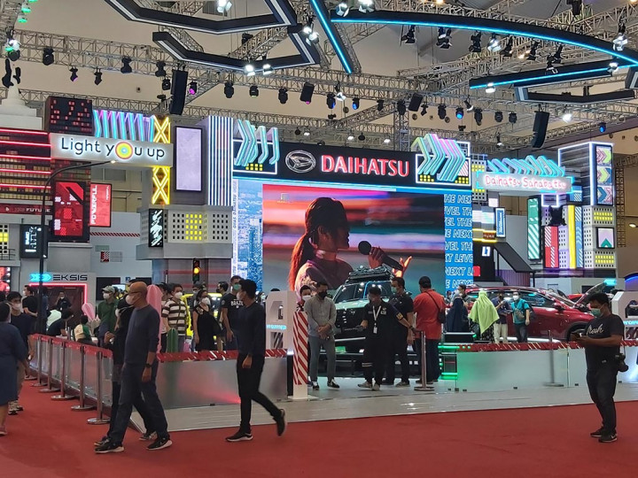 Jangan Kalap Di Pameran, Ini Panduan Membeli Mobil Baru