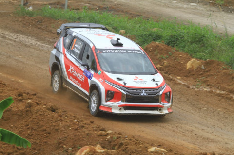 Kejurnas Sprint Rally 2021 Putaran 3, Rifat Sungkar Terdepan
