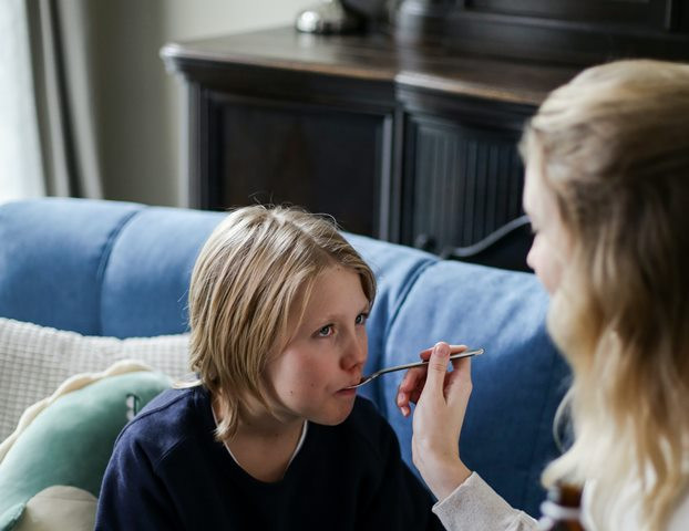 Tips Atasi Batuk Berdahak dengan Tepat