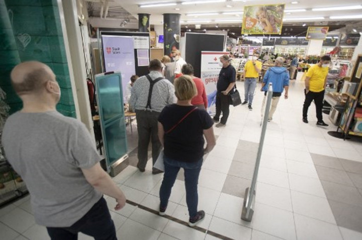 Austria Terapkan Lockdown Nasional untuk Warga yang Belum Divaksinasi