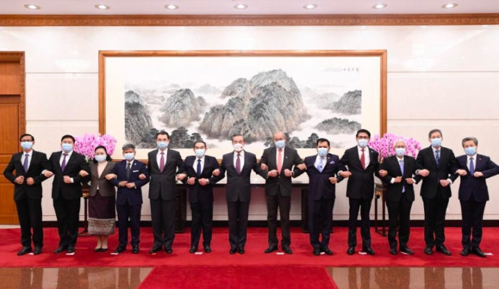 Temui Utusan ASEAN, Menlu Tiongkok Tegaskan Pasok Vaksin Hingga Pandemi Usai