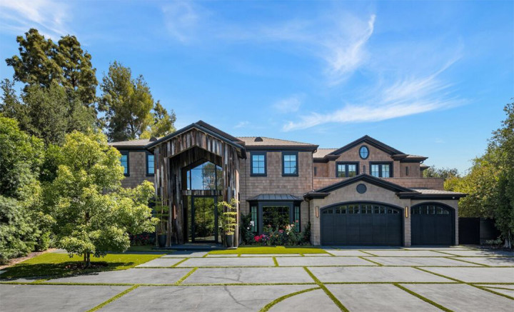 Tinggal dengan Orang Tua, Hailee Steinfeld Ternyata Punya Rumah Mewah Rp113 Miliar