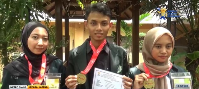Mahasiswa Unisnu ciptakan minuman herbal untuk penurun gula darah. (Foto: Dok. Metro Siang/Metro TV)
