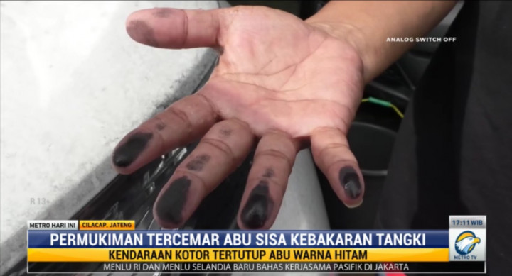 Permukiman Warga Tercemar Abu Sisa Kebakaran Kilang Minyak Cilacap