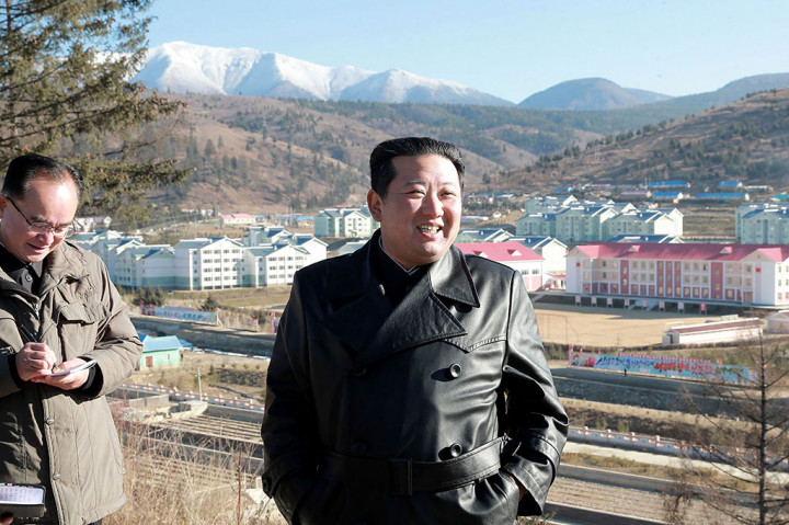 Momen Kim Jong Un Kembali Muncul setelah Lebih dari Sebulan tak Ada Kabar