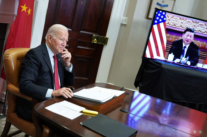 Potret Biden Berbicara dengan Xi secara Virtual