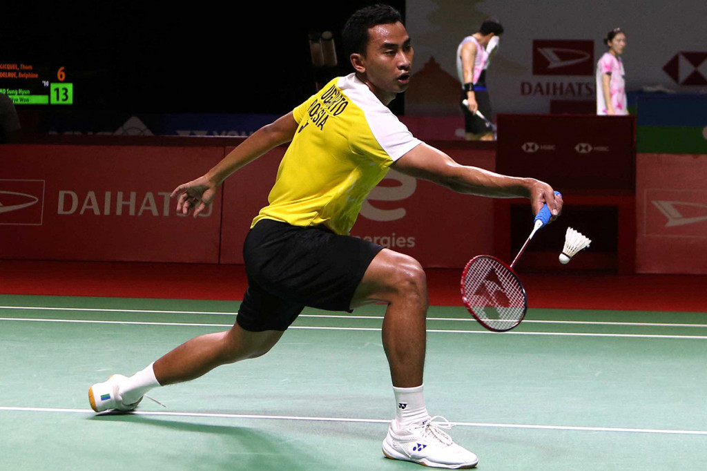 Foto: Tommy Sugiarto Takluk dari Kento Momota di Indonesia Masters