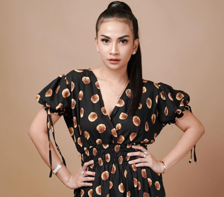 Diary Vanessa Angel Ditemukan, Ibu Menangis