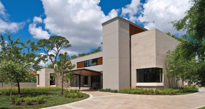 Digugat Usai Kericuhan Astroworld, Travis Scott 'Kabur' ke Rumah Peristirahatannya