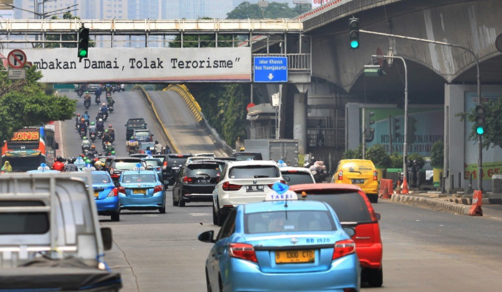 Pentingnya Beretika Di Jalan Raya