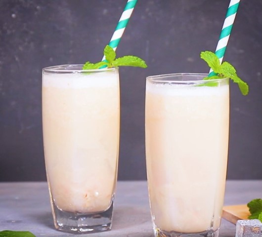 Teguk segarnya slushy lici yang manis dan asam. (Foto: Dok. Endeus TV)