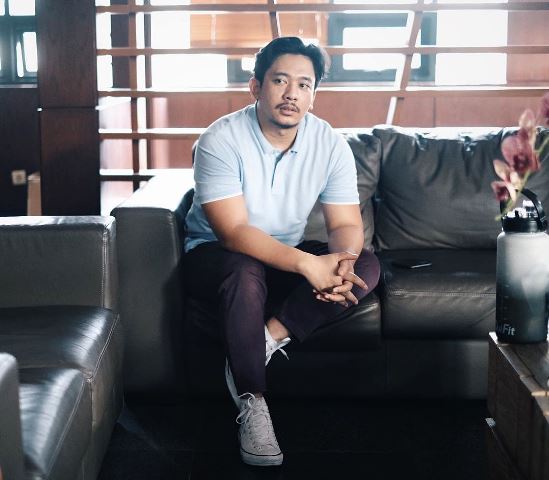 Simak yuk, kisah unik pemiliki Keripik Maicih yang fenomenal. (Foto: Dok. Instagram Reza Nurhilman/@axl29)