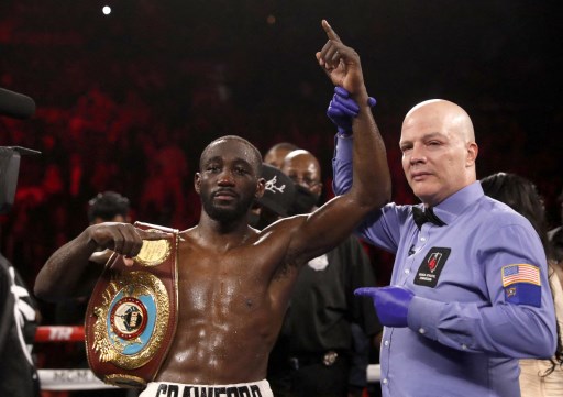 Crawford Pertahankan Gelar WBO dengan Memukul Jatuh Porter
