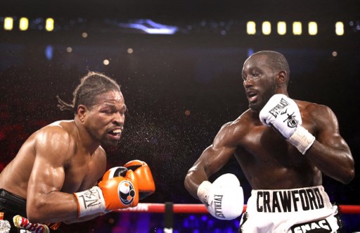 Usai Dipukul Jatuh Crawford, Shawn Porter Gantung Sarung Tinju