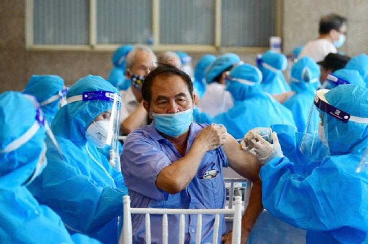 Vietnam Targetkan Semua Orang Dewasa Sudah Divaksinasi di Akhir 2021