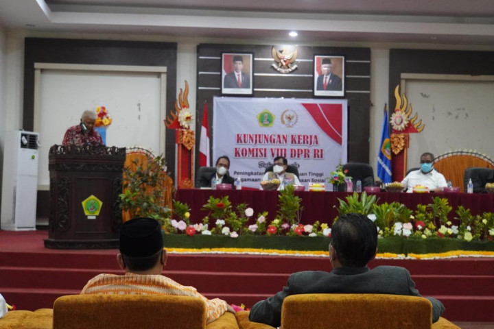 Kunjungi Kampus Hindu di Mataram, Ini Misi Khusus Komisi VIII DPR RI