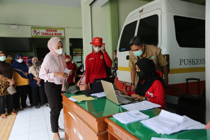 BIN Gelar Vaksinasi Massal di Trenggalek dan Pamekasan