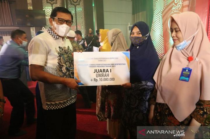 Guru Berprestasi di Aceh Dapat Paket Umrah Gratis