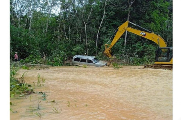 Hendak Berobat, Seorang PNS dan Istri Meninggal Terseret Banjir
