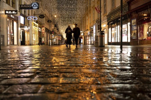 Kasus Covid-19 Terus Melonjak, Eropa Pertimbangkan Kebijakan Vaksin Booster