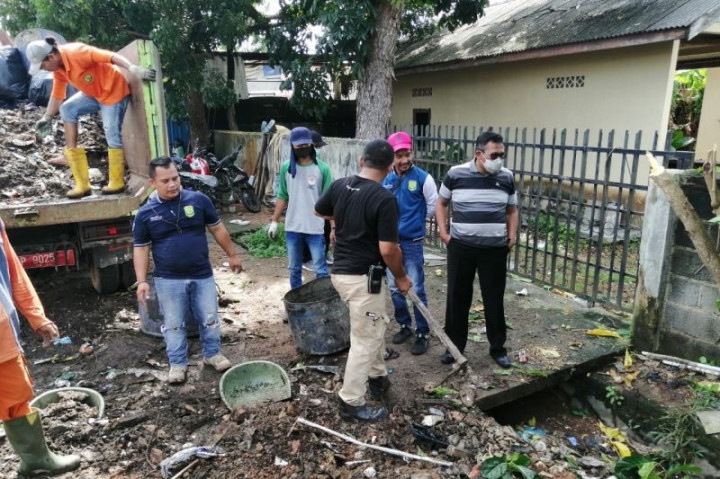 Drainase Kota Tanjungpinang Tersumbat Sampah, Volumenya Capai 6 Truk Pengangkut