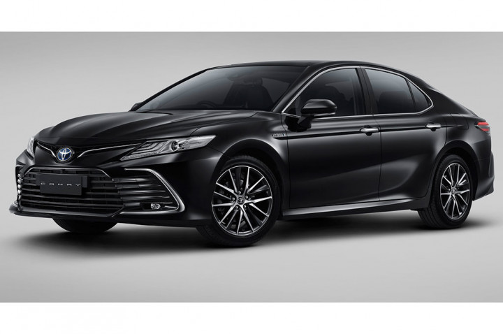 New Camry V Usung Tenaga Besar dengan Emisi Rendah