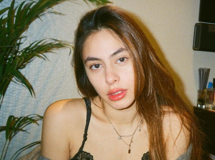 Valerie Thomas Sebut Tak Pernah Pakai Bra, Ini Alasannya