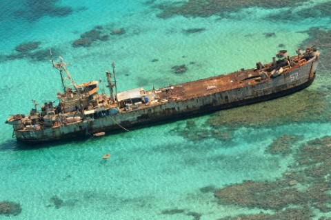 Filipina Tolak Permintaan Tiongkok untuk Pindahkan Kapal Perang
