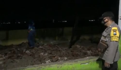 Angin Kencang Hancurkan Bangunan SD di Jombang