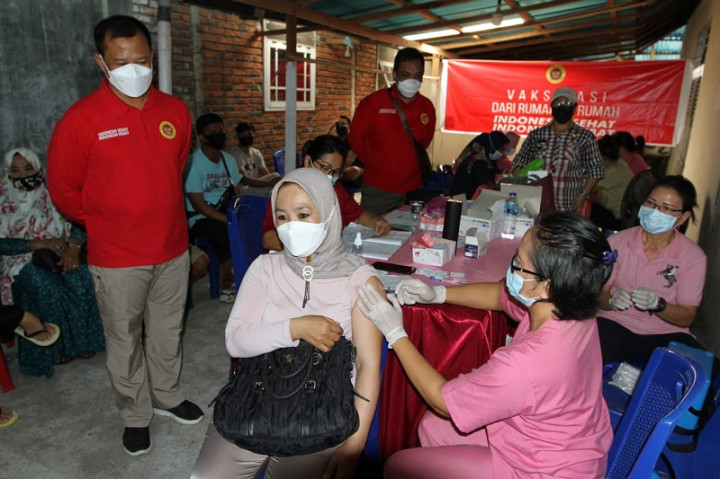 Pedagang Pasar Jadi Sasaran Vaksinasi Covid-19 BIN Sulut