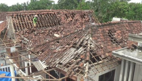 32 Rumah di Jombang Porak-poranda Dihantam Puting Beliung