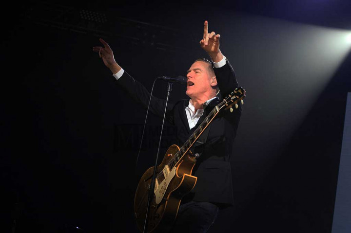 Bryan Adams Terkena Covid-19 Dua Kali dalam Sebulan