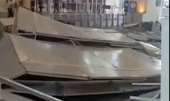 Angin Kencang, Atap Penghubung Hotel dan Mal Tentrem Semarang Ambruk