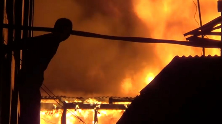 Tabung Gas Bocor, 4 Kios di Kalimalang Terbakar