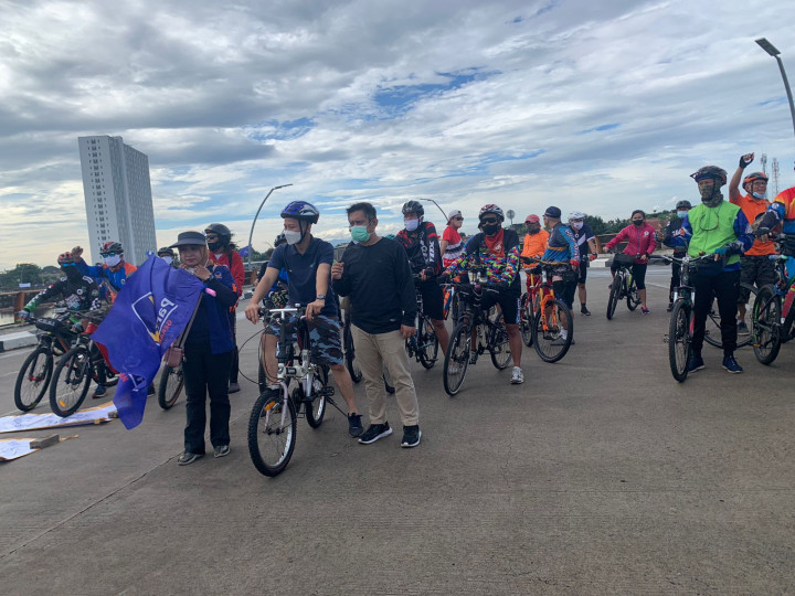 Rayakan Puncak HUT, NasDem Kota Bekasi Gelar Gowes <i>Fun Bike For Family</i>