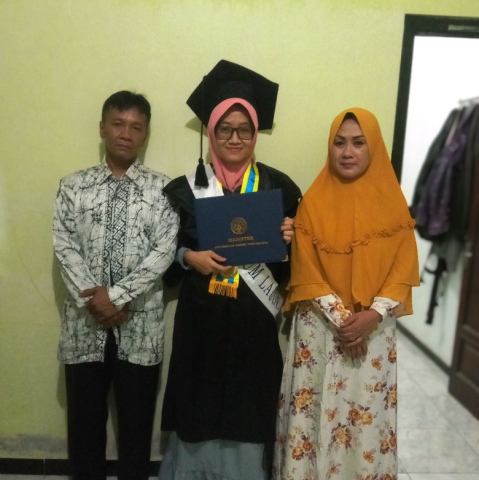 Guru SD Lulus S2 UNY dengan IPK 4.00, Ternyata Begini Trik Belajarnya