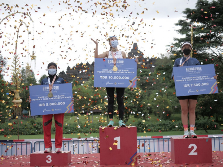 Agus Prayogo Rebut Juara Borobudur Marathon 2021