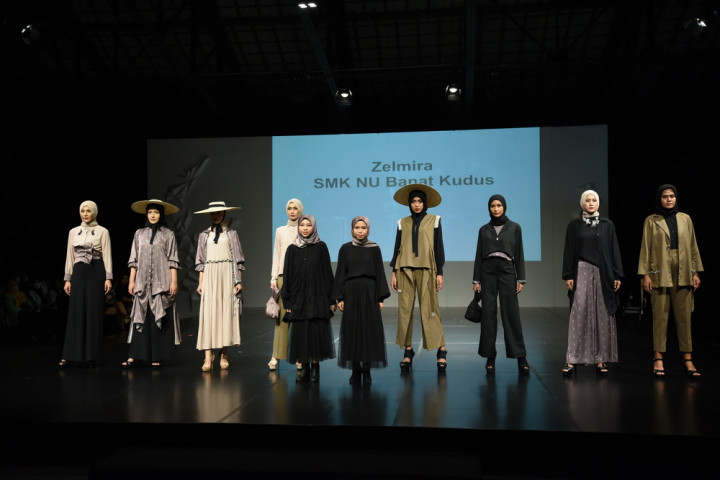 Busana Karya Siswi SMK Curi Perhatian di Jogja Fashion Week 2021