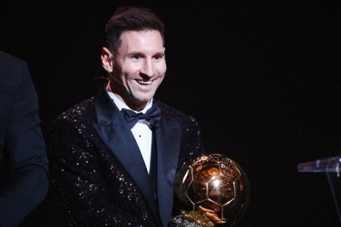 Lionel Messi Raih Ballon dOr 2021