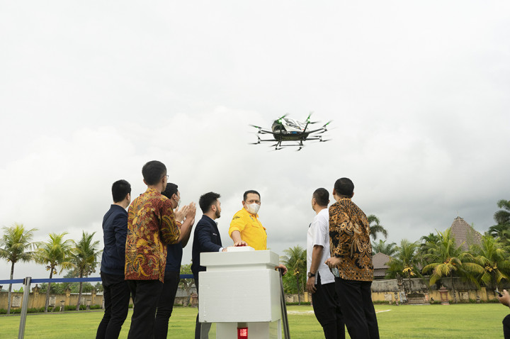 Taksi Terbang Di Langit Bali