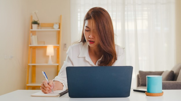 Tips WFH agar produktif (Foto: Freepik)