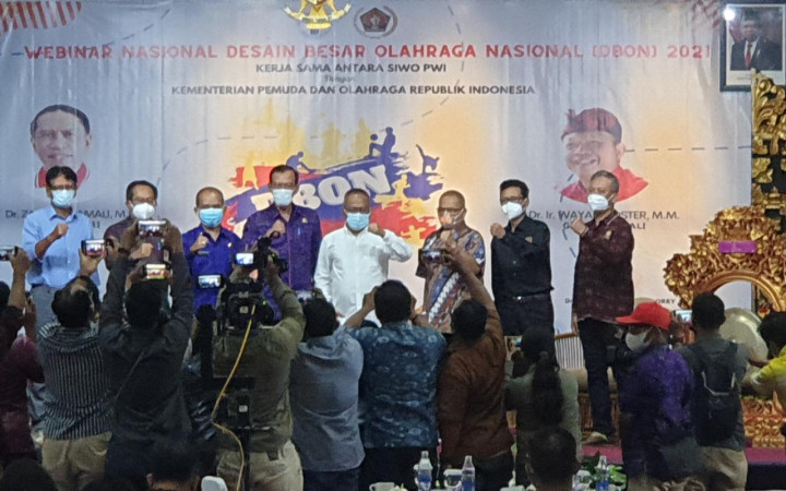 Peran Media dalam Mendukung dan Mengawasi Dunia Olahraga