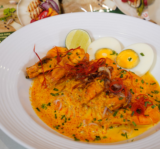  Laksa singapura bisa menjadi pilihan makan siang bersama keluarga. (Foto: Dok. Unilever Indonesia)