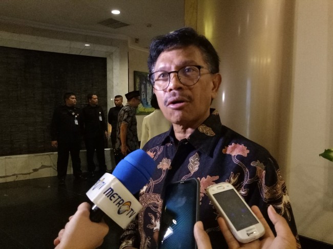 Indonesians Urged to Tighten Health Protocols against Omicron COVID-19 Variant