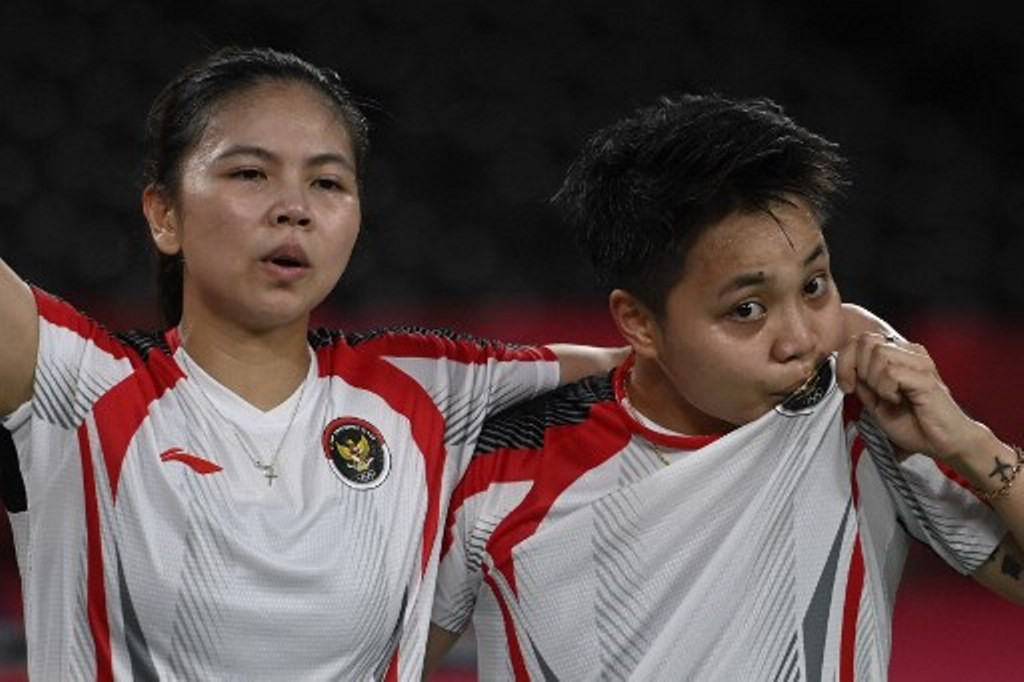 Ganda putri Indonesia Greysia Polii/Apriyani Rahayu. (Foto: AFP/Alexander Nemenov)